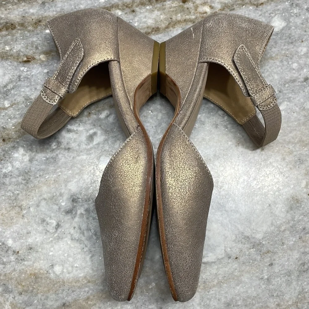 Eileen Fisher Gold Metallic Leather Mary Janes size 6.5